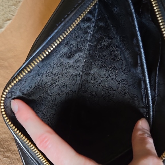 Michael Kors Jetset Crossbody - Picture 12 of 13